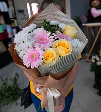 Букет цветов из:  Герберы, Розы и Хризантемы в Красной Горбатке
